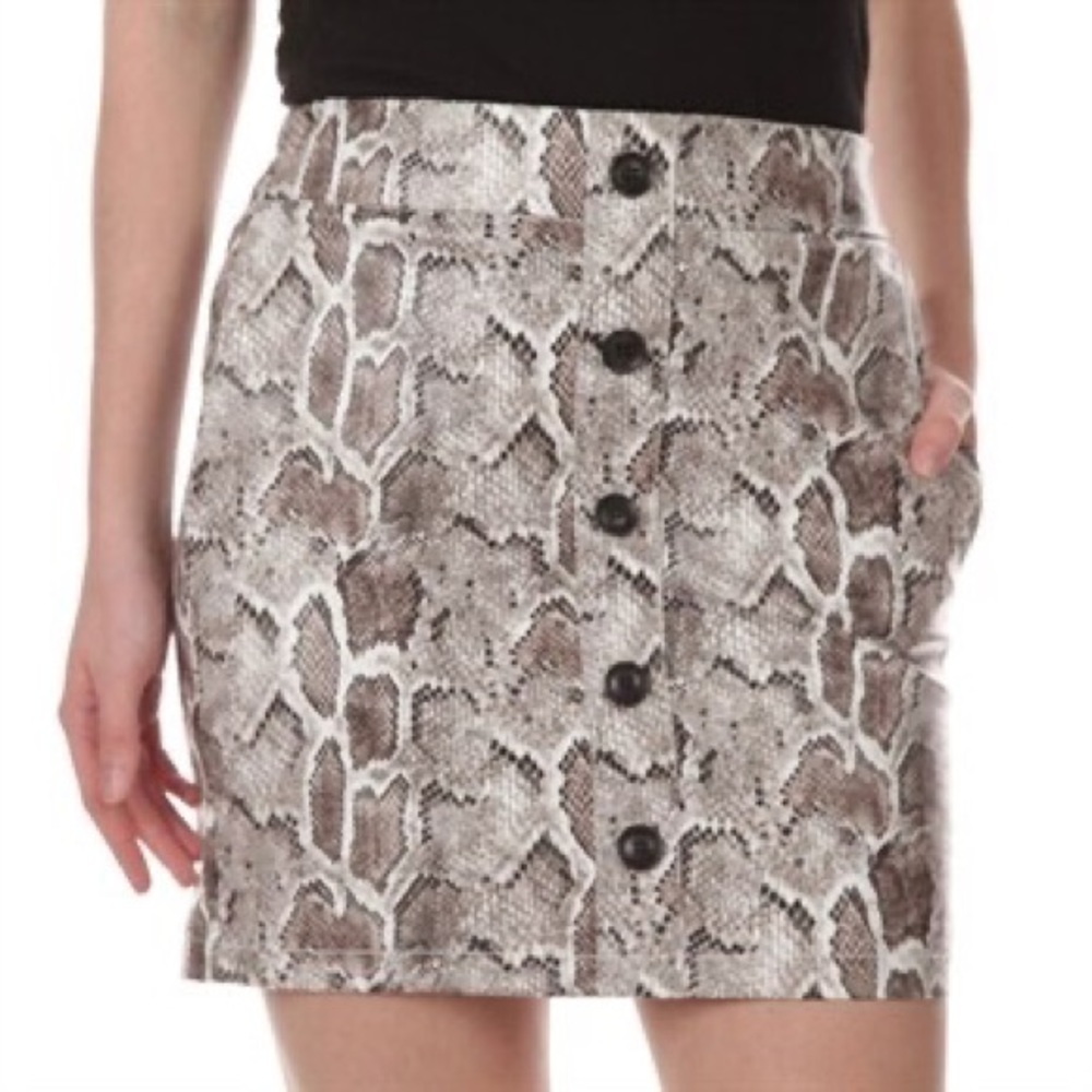 Shinestar NWT Snakeskin Mini Skirt Size Large